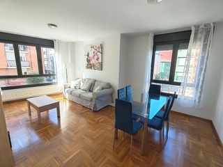 Piso en alquiler en El Coto en Gijón