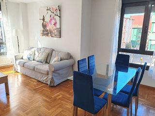 Piso en alquiler en El Coto en Gijón