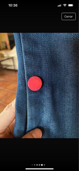 Chaqueta vaquera Adidas con forro rojo
