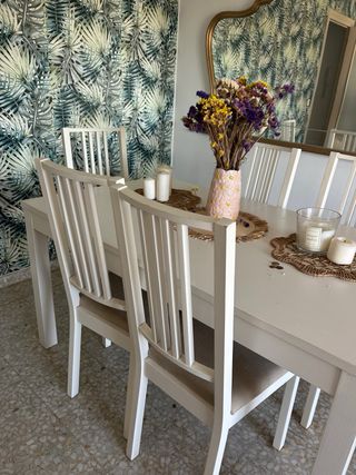 Mesa comedor extensible y 4 sillas madera y tela