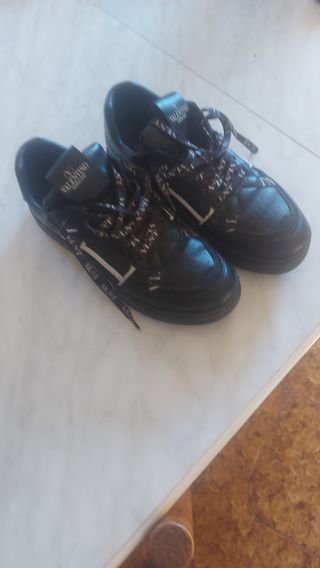 Valentino Garavani Sneakers Nere
Nuove