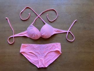 Bikini salmón: braga hipster, sujetador aro