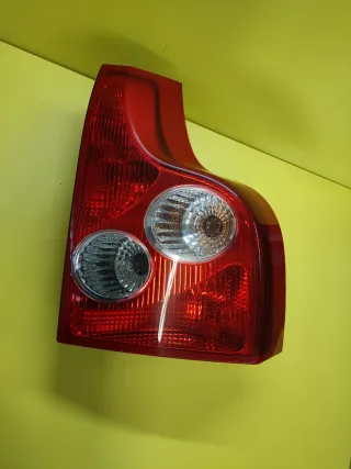 PILOTO TRASERO DERECHO VOLVO XC-90 XC90