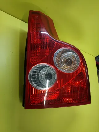 PILOTO TRASERO DERECHO VOLVO XC-90 XC90
