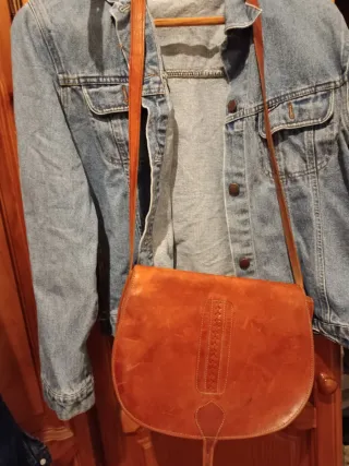 Bolso de cuero color camel