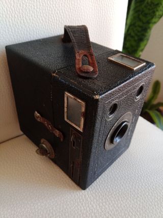 CAMARA KODAK POPULAR BROWNIE