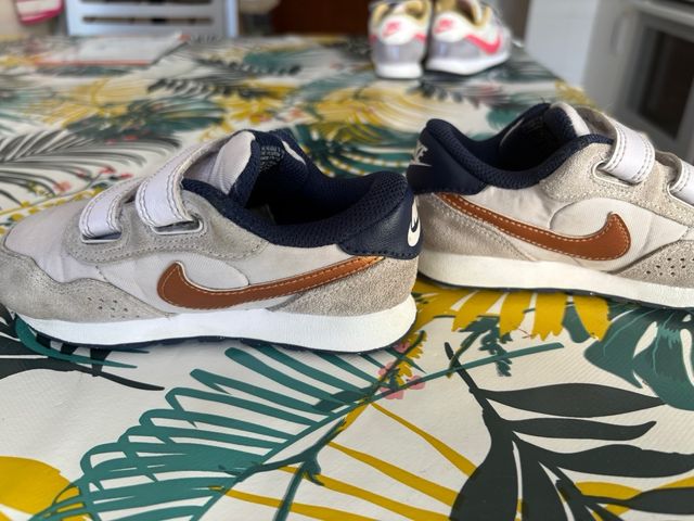 Zapatillas Nike MD Valiant Talla 26