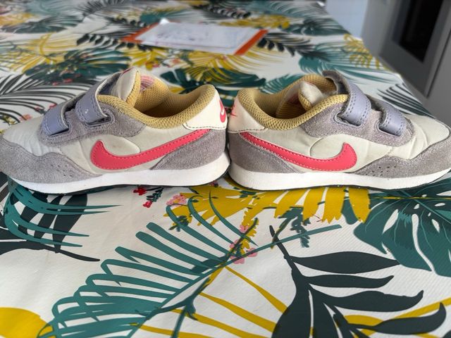 Zapatillas Nike MD Valiant Talla 26