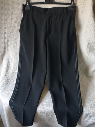 Pantalón negro de pinzas Zara negro talla 38 mujer