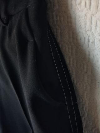 Pantalón negro de pinzas Zara negro talla 38 mujer