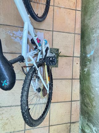 Bicicleta BTWIN blanca