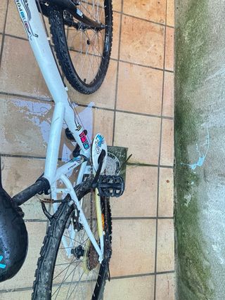 Bicicleta BTWIN blanca