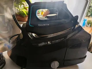 Centro Planchado Rowenta DG9226 Silence Steam Pro