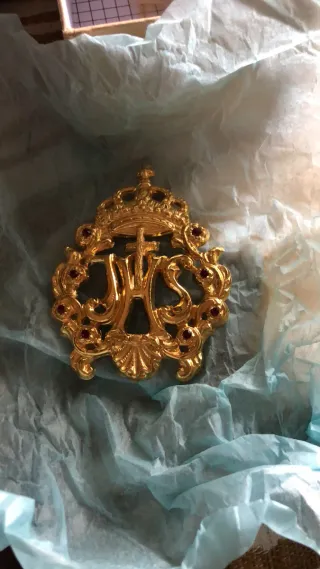 Potencias Cristo y Broche a Juego