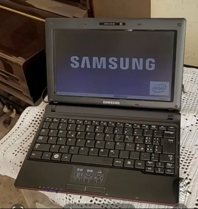 Samsung 10 Laptop Windows 11 SSD 128GB