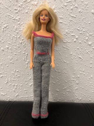 Barbie Ballerina 2000 con abiti lavorati a maglia