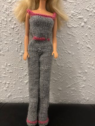 Barbie Ballerina 2000 con abiti lavorati a maglia