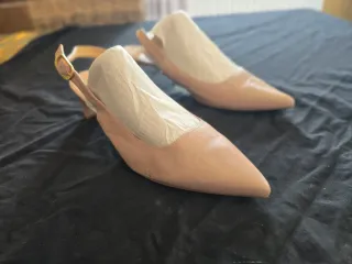 Zapatos Unisa tacón slingback beige T41