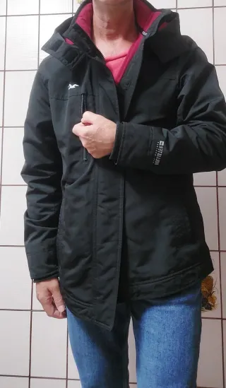 Chaqueta Hollister impermeable negra