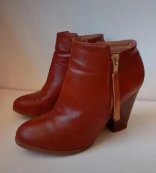 Botines de Piel Marrones