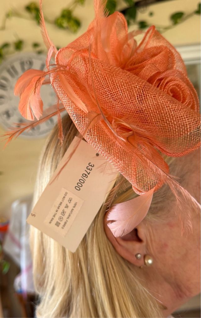 Copricapo arancione Laura McClelland Failsworth