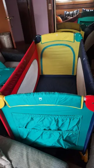 Cuna de viaje plegable