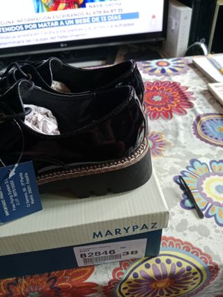 Zapatos charol negros talla 38