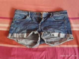 Shorts vaqueros para mujer H&M.