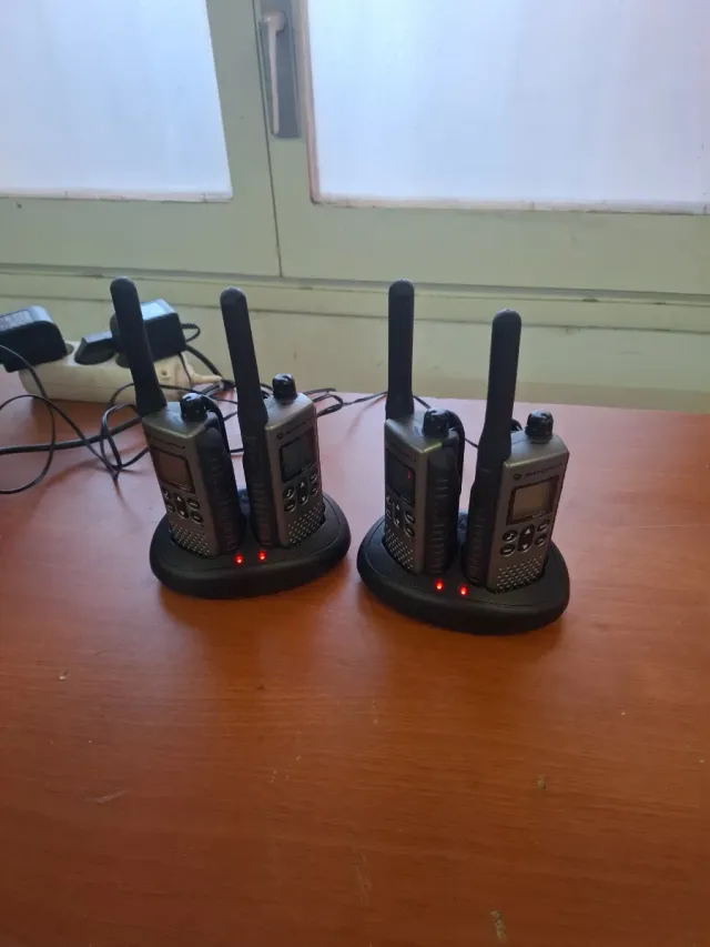 MOTOROLA WALKIE TALKIES TLKR-T7 PROFESIONALES