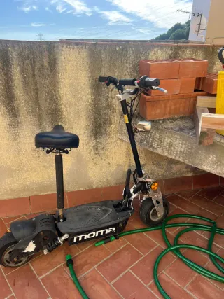 Patinete eléctrico Moma con asiento