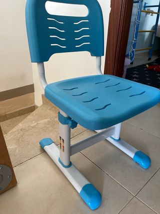 Escritorio infantil azul