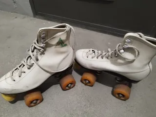 Patines blancos de ruedas