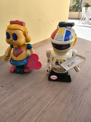 Robot Emilio y Martina