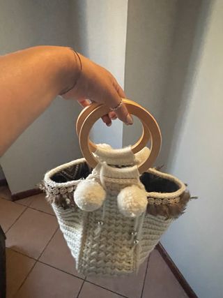 Borsa lana fatta a mano con pompon