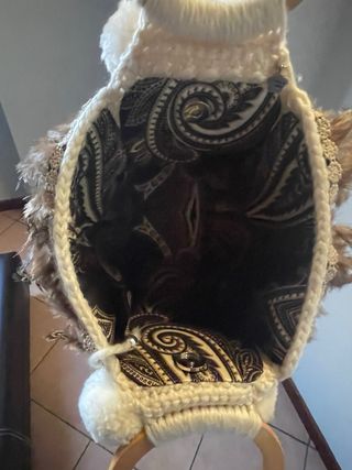 Borsa lana fatta a mano con pompon