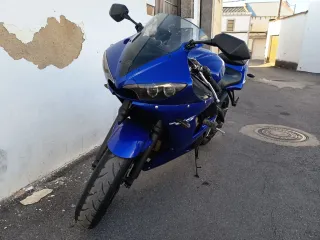 Yamaha YZF R6 Azul