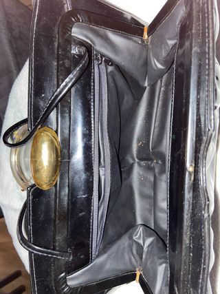 Bolso Negro Charol Dorado