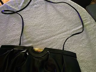 Bolso Negro Charol Dorado