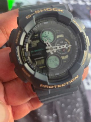 Reloj Casio G-Shock Negro y Dorado