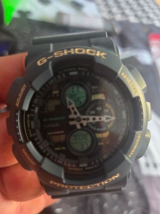 Reloj Casio G-Shock Negro y Dorado