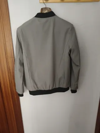 Chaqueta cortavientos e impermeable hombre