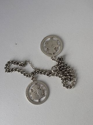 Pulsera antigua plata con dijes