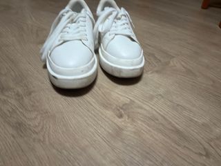 Zapatos blancos casuales