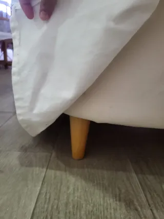Sillón IKEA Blanco con funda lavable, patas madera