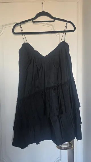 Vestido negro Zara con cinturón