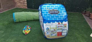 Tienda y túnel infantil de jardín.