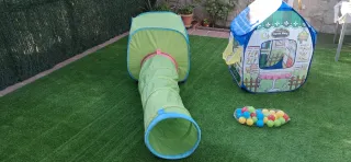 Tienda y túnel infantil de jardín.