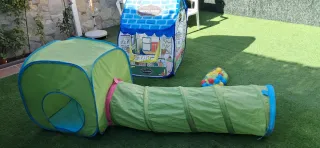 Tienda y túnel infantil de jardín.