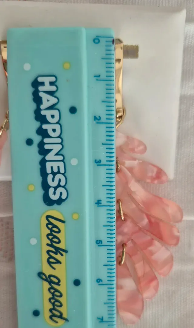 Pendientes largos dorados con lágrimas rosas nacar