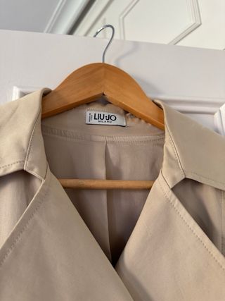Gabardina beige en muy buen estado